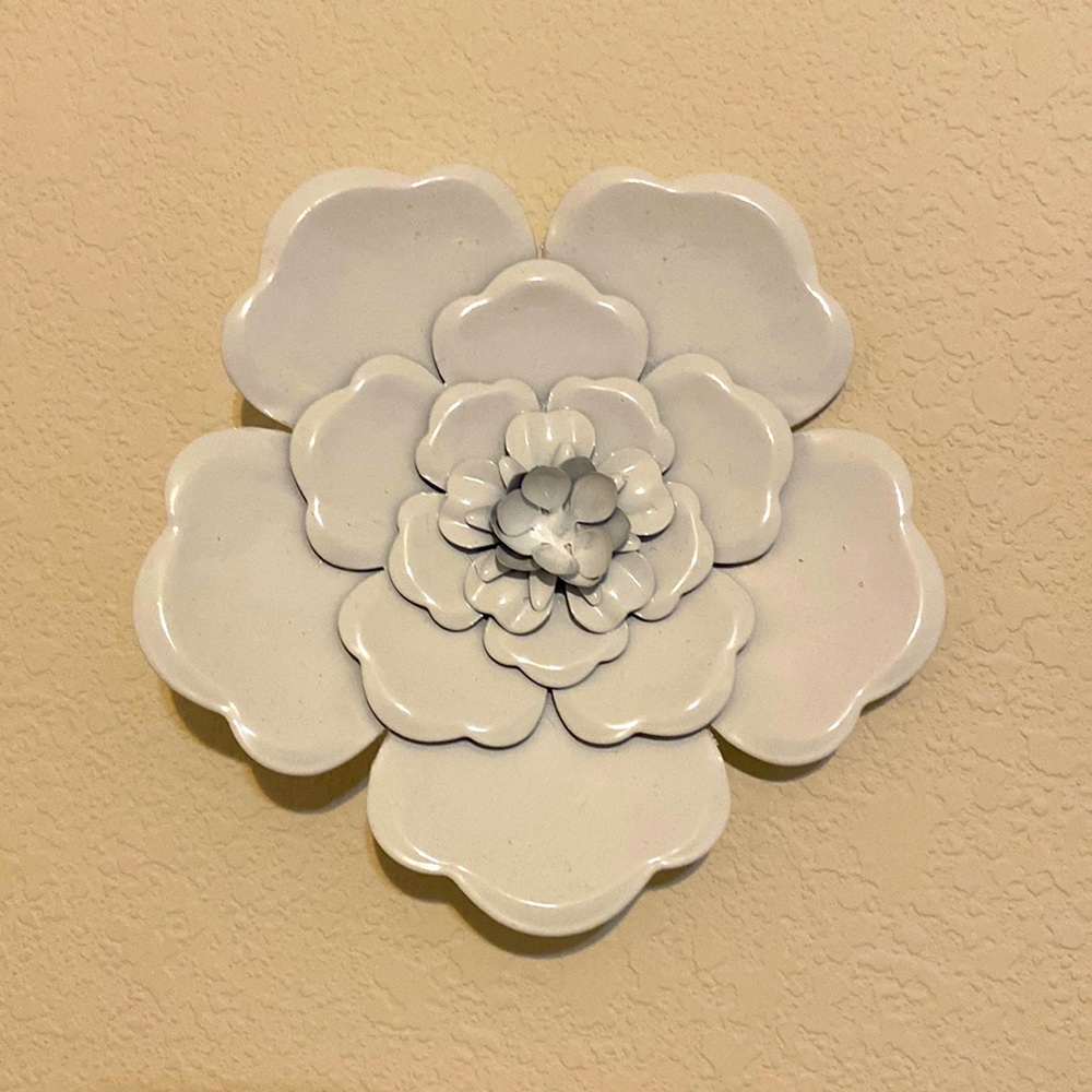 White Metal Wall Flowers (Set of 3)